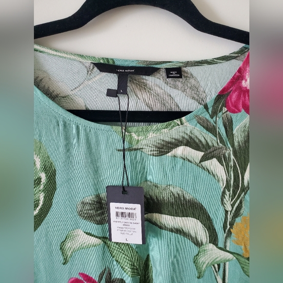 Vero Moda Simply Easy Tropicana Dress - Picture 2 of 12